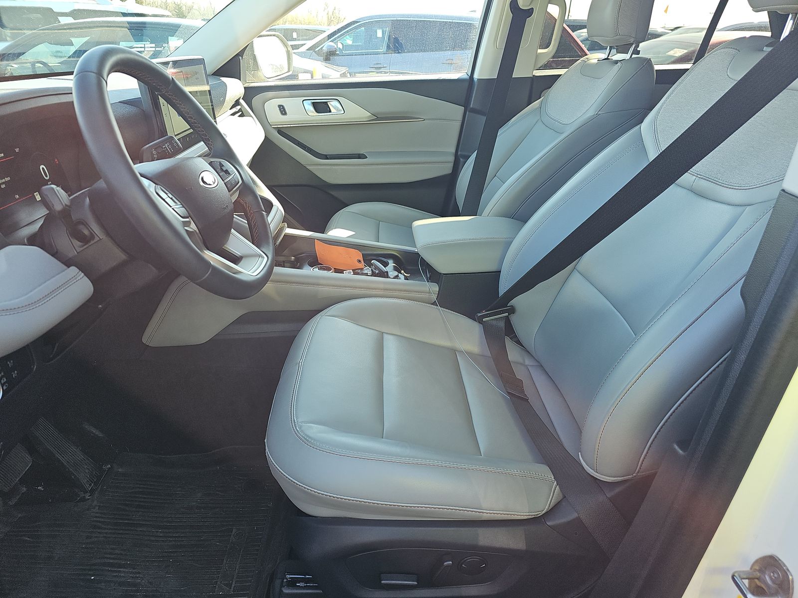 2025 Ford Explorer Active AWD