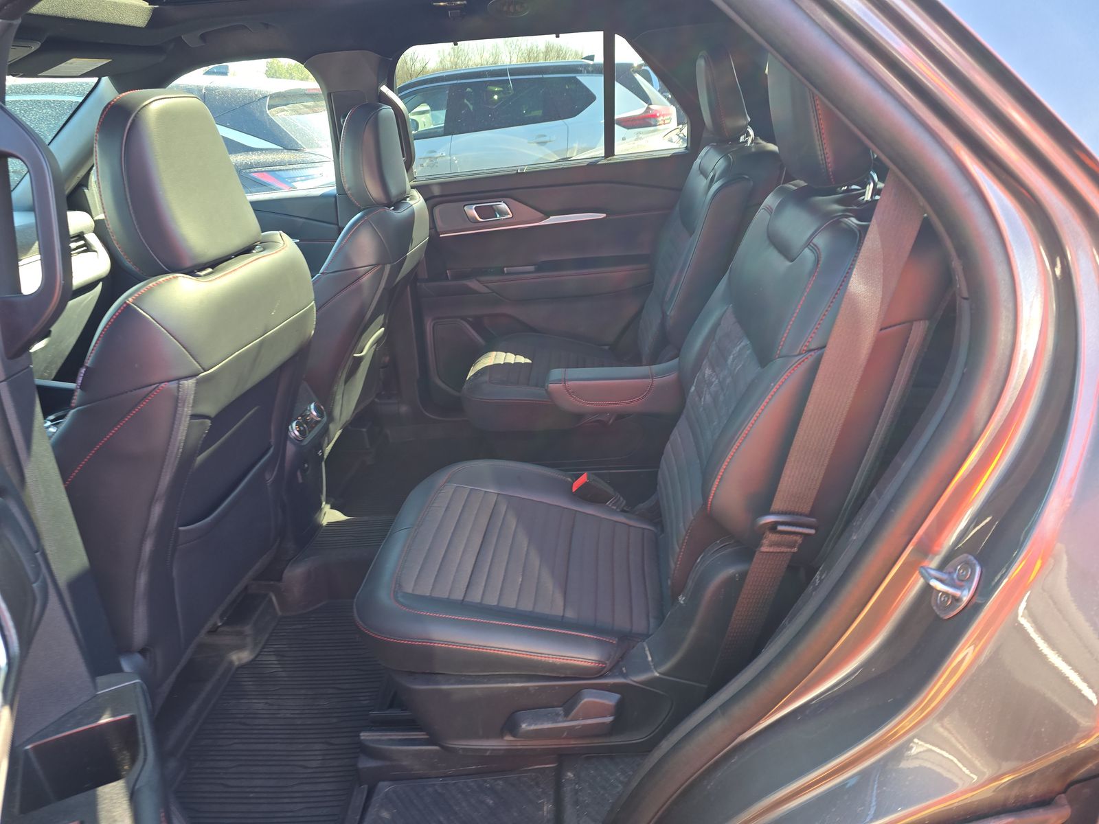 2025 Ford Explorer ST-Line AWD