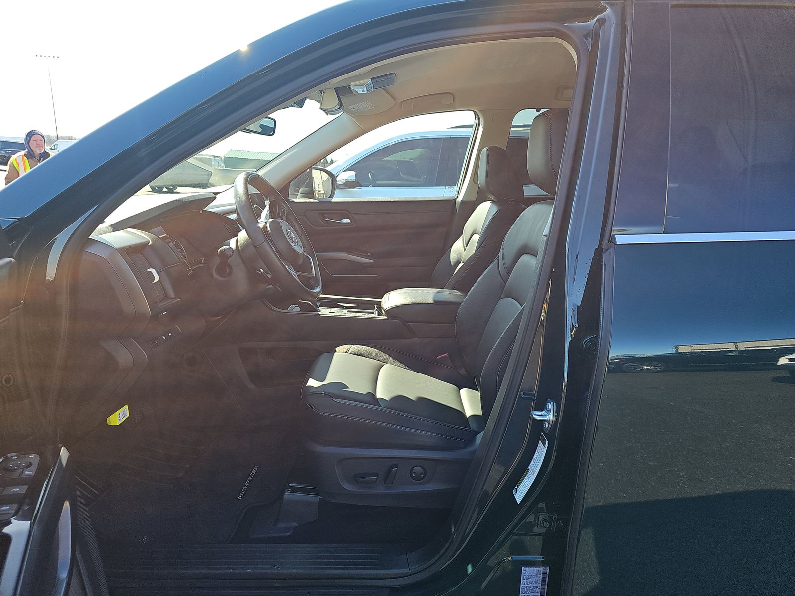 2025 Nissan Pathfinder SL FWD