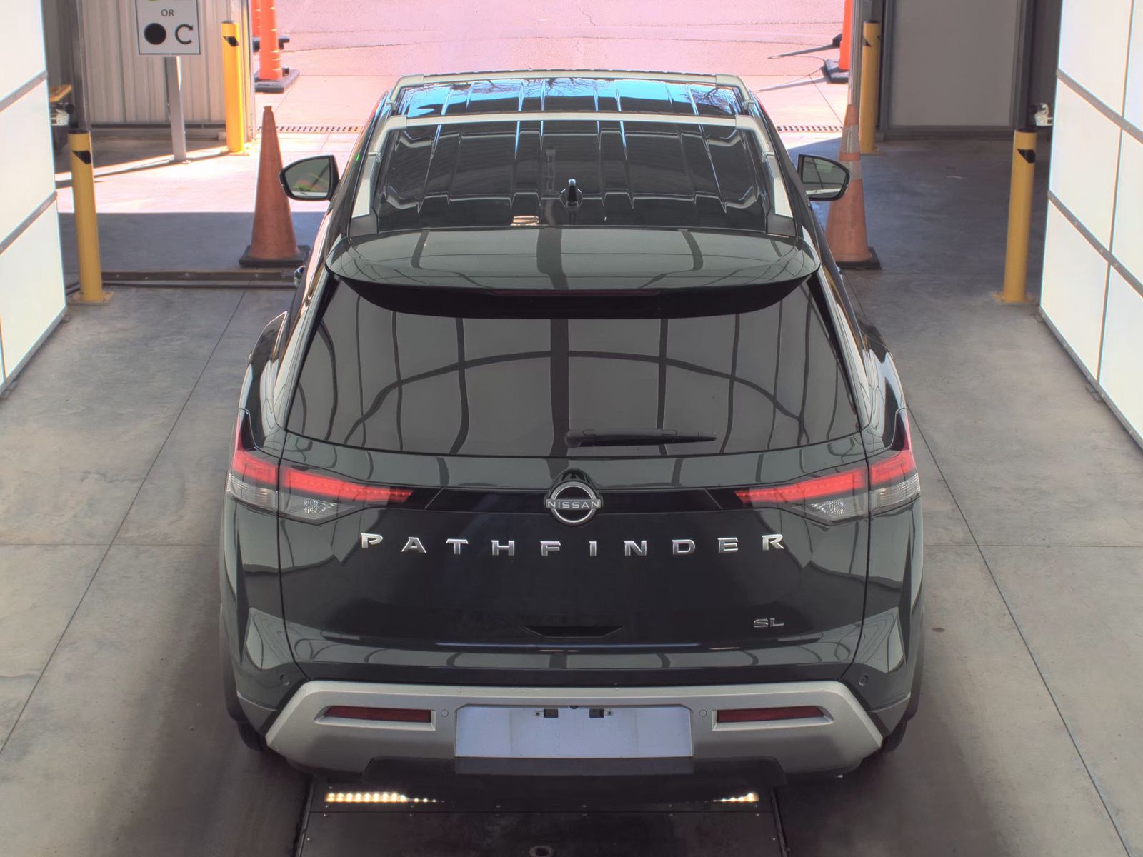 2025 Nissan Pathfinder SL FWD