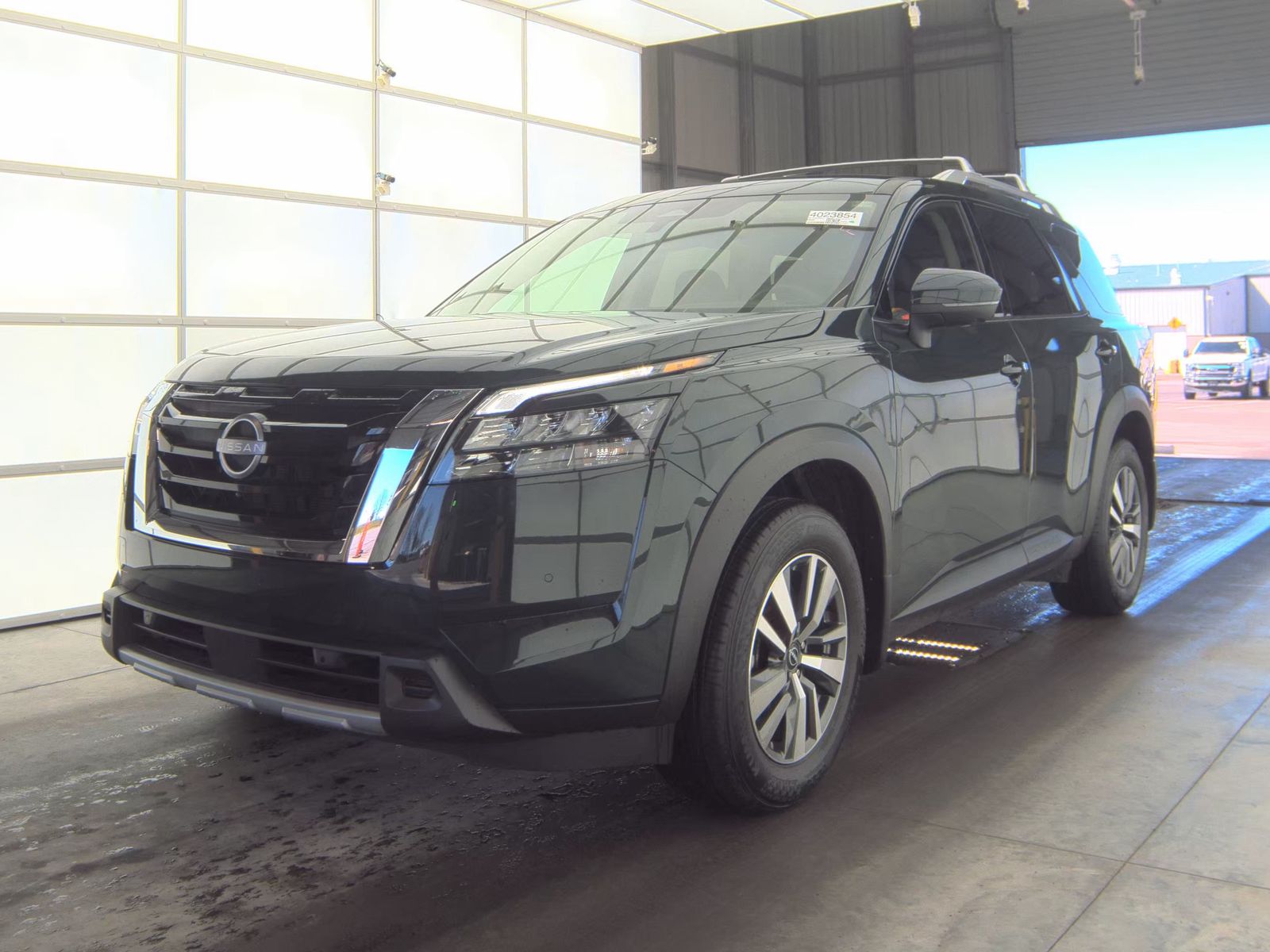 2025 Nissan Pathfinder SL FWD