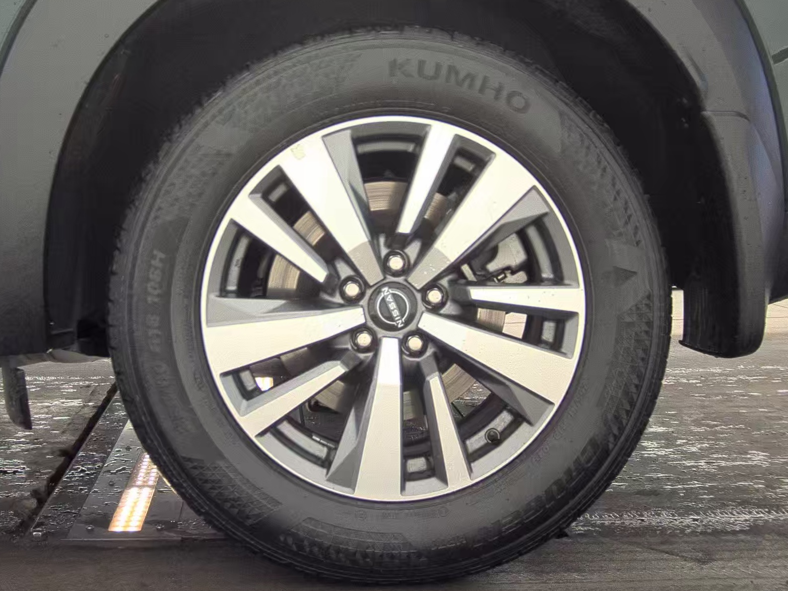 2025 Nissan Pathfinder SL FWD