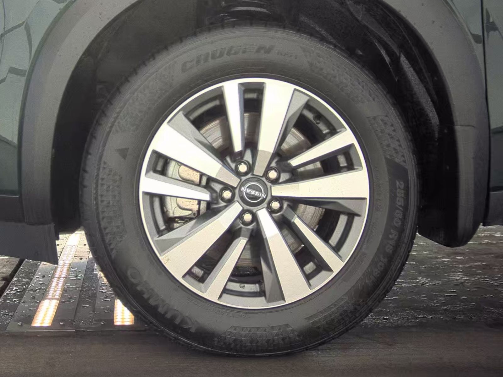 2025 Nissan Pathfinder SL FWD