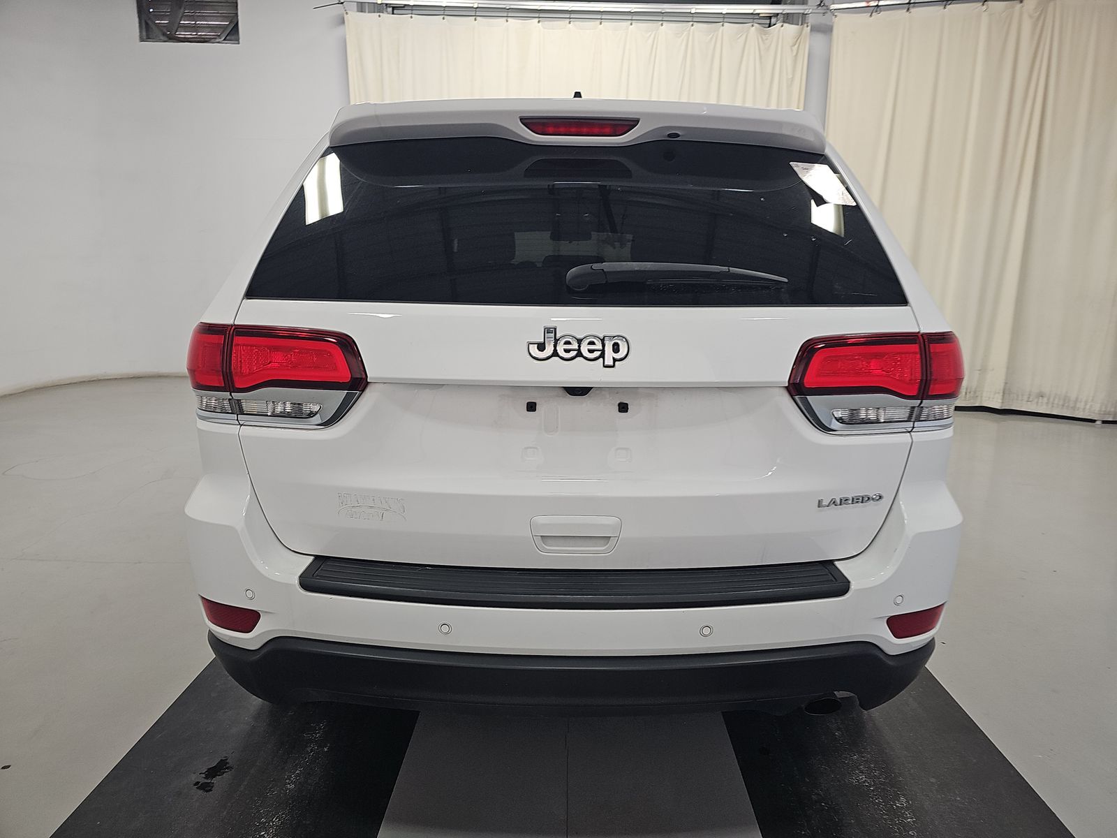 JEEP LAREDO E - 6