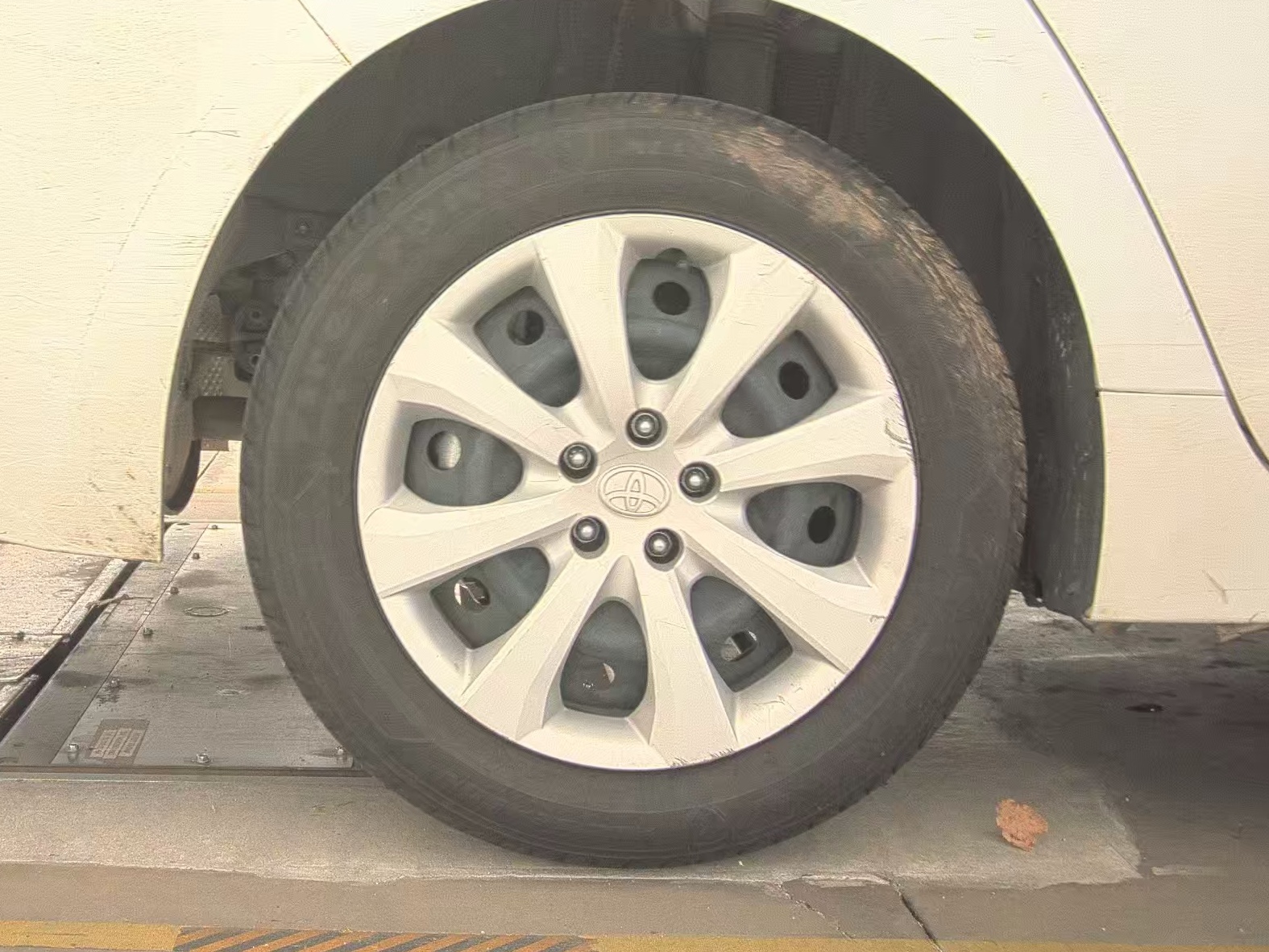 2024 Toyota Corolla Hybrid LE FWD