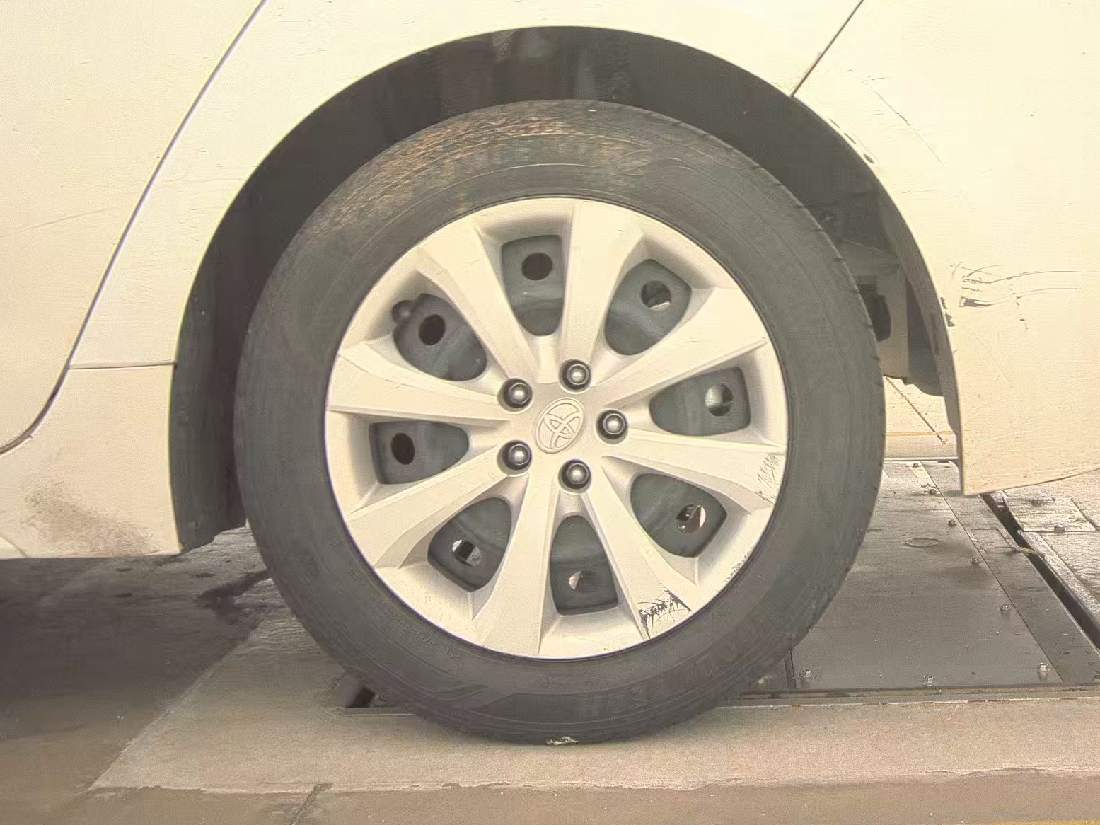 2024 Toyota Corolla Hybrid LE FWD