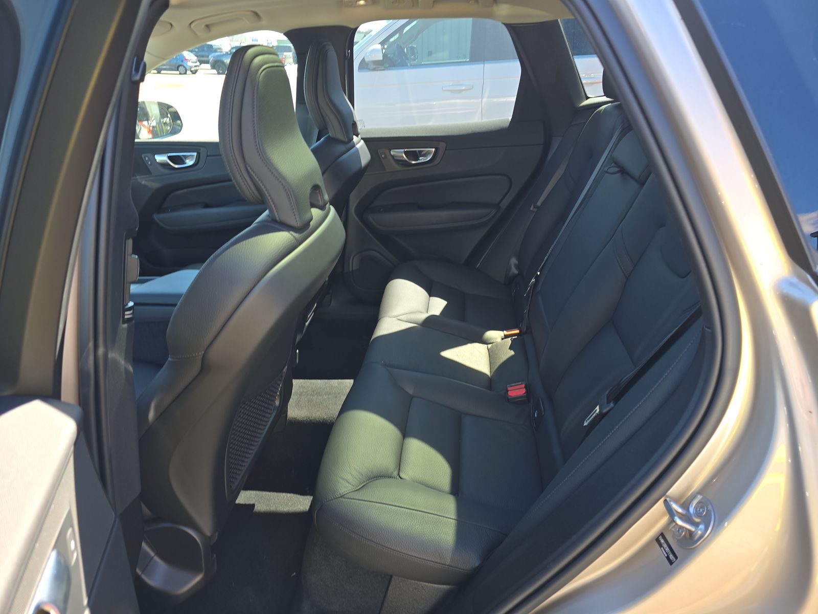 2025 Volvo XC60 B5 Plus AWD