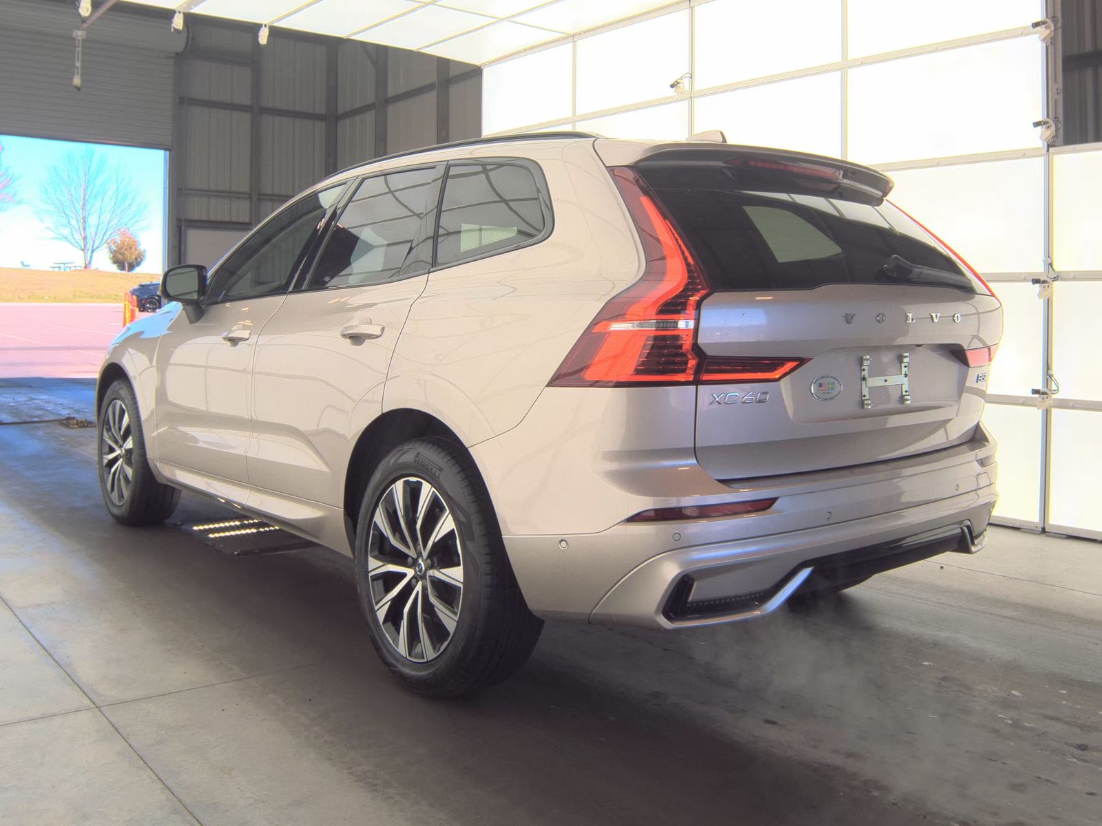 2025 Volvo XC60 B5 Plus AWD