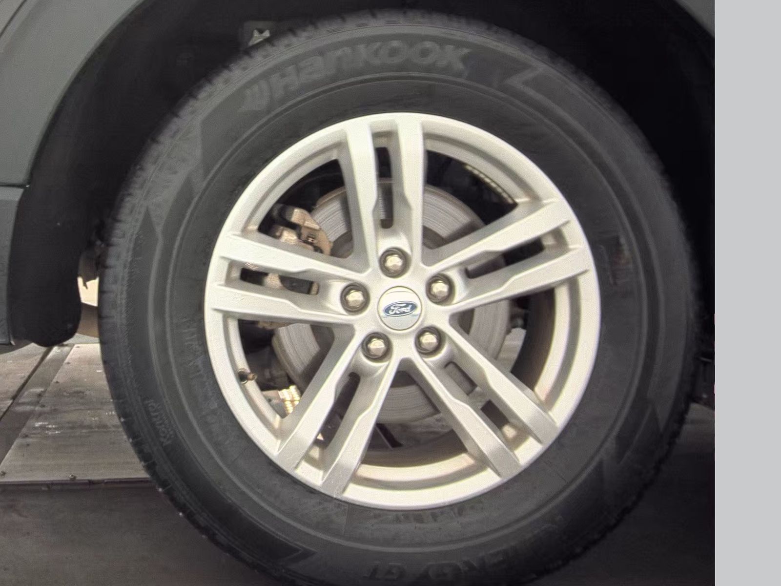 2023 Ford Explorer XLT AWD