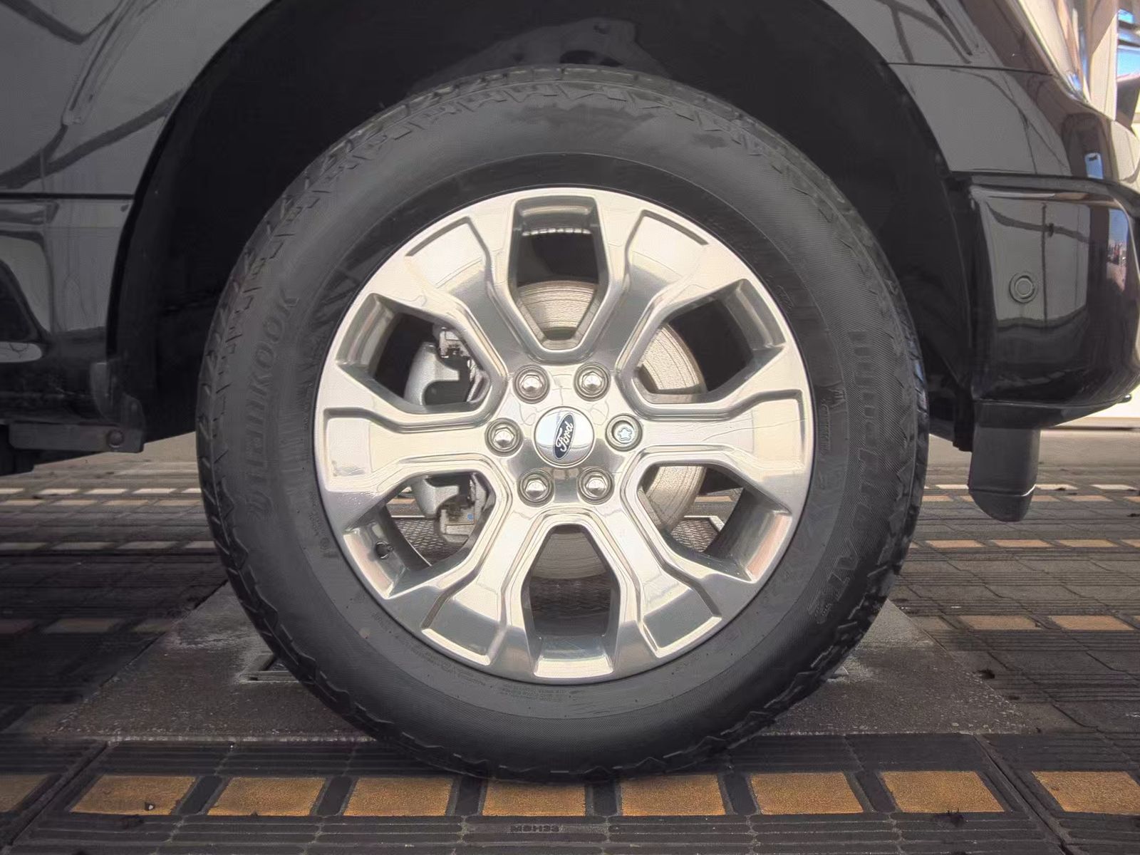 2023 Ford F-150 Platinum AWD