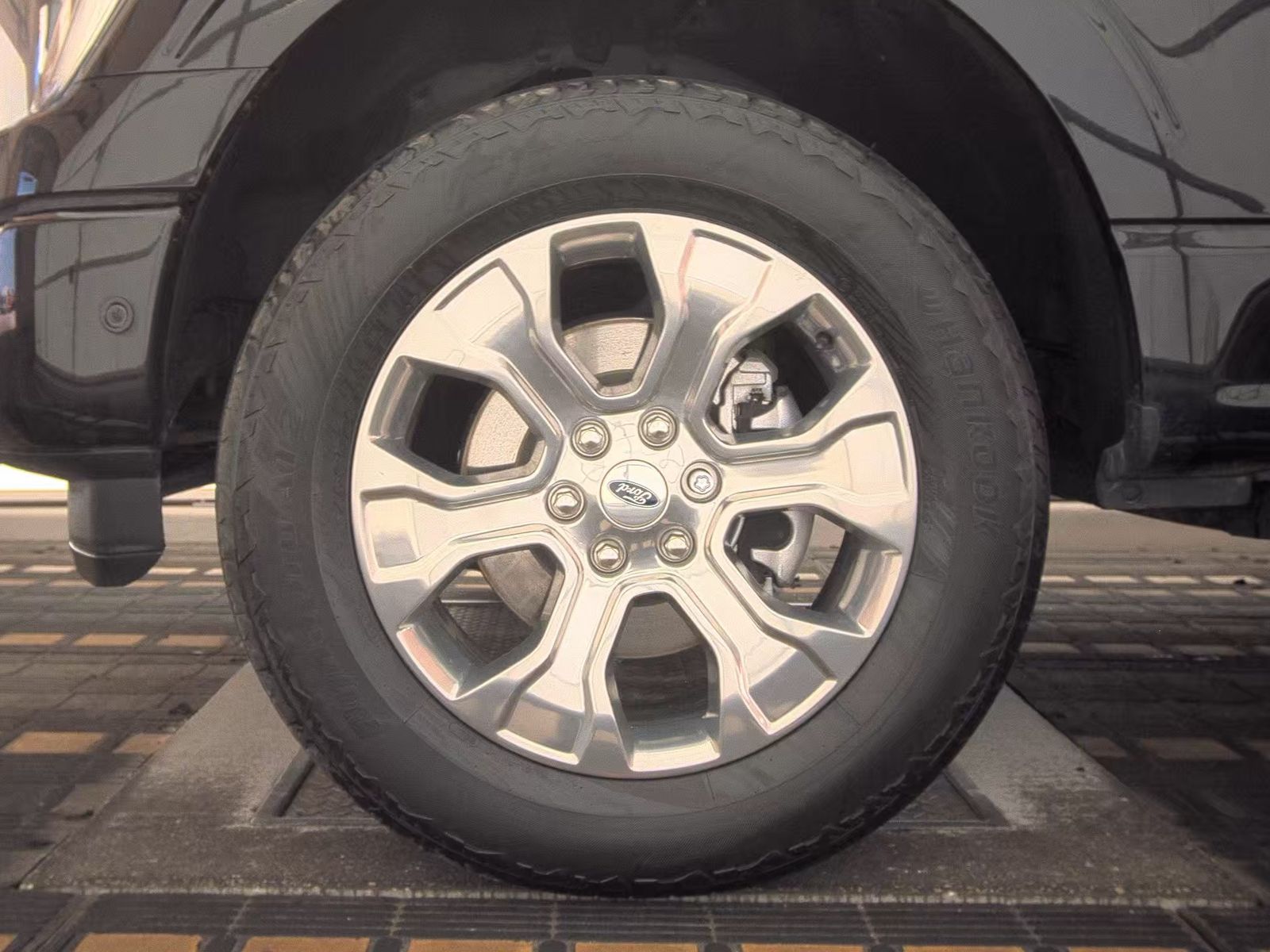 2023 Ford F-150 Platinum AWD