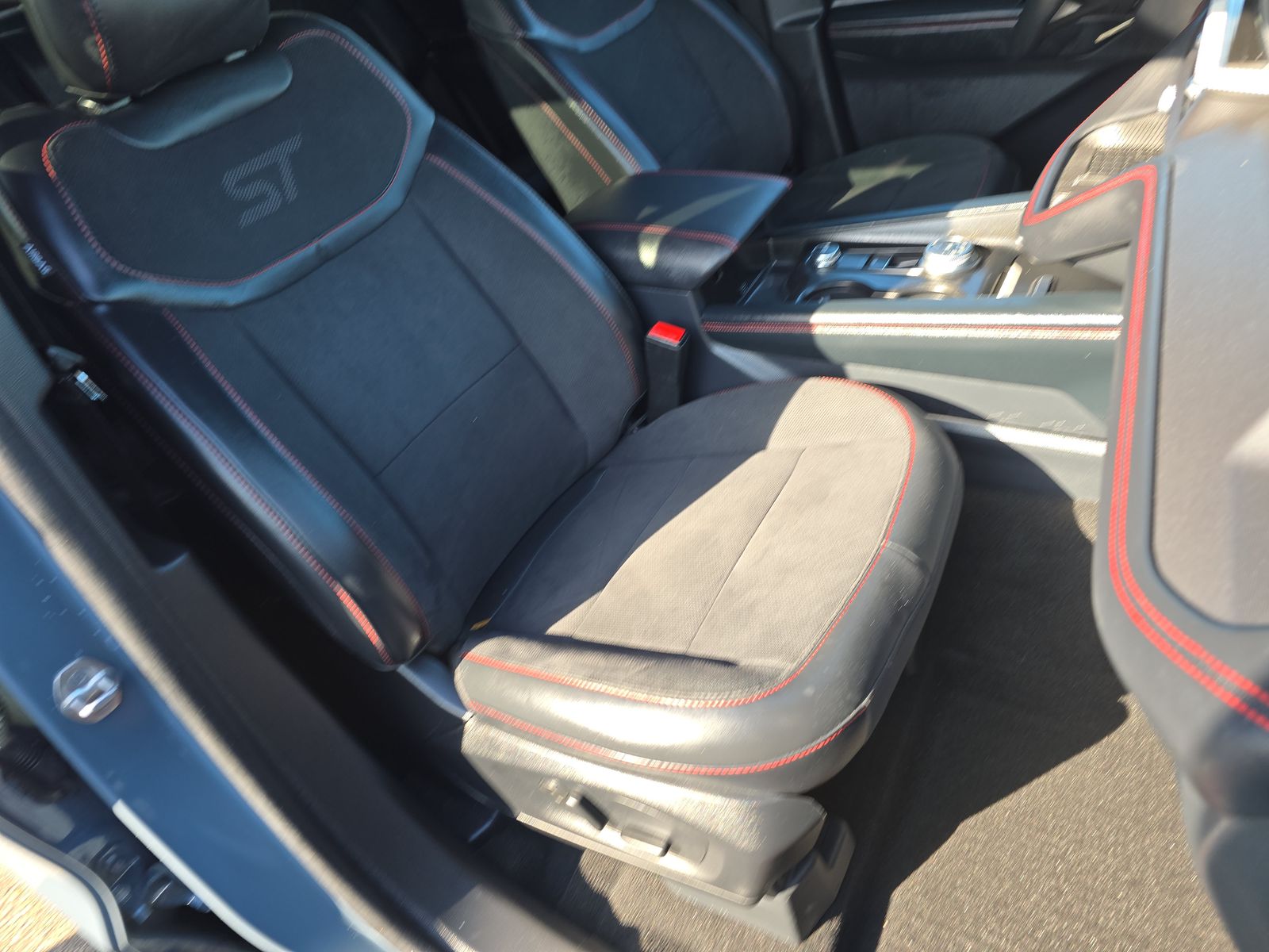 2025 Ford Explorer ST AWD