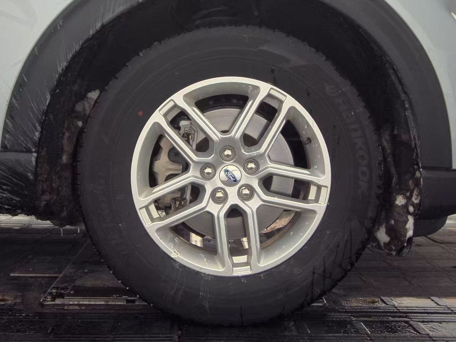 2025 Ford Explorer Active AWD