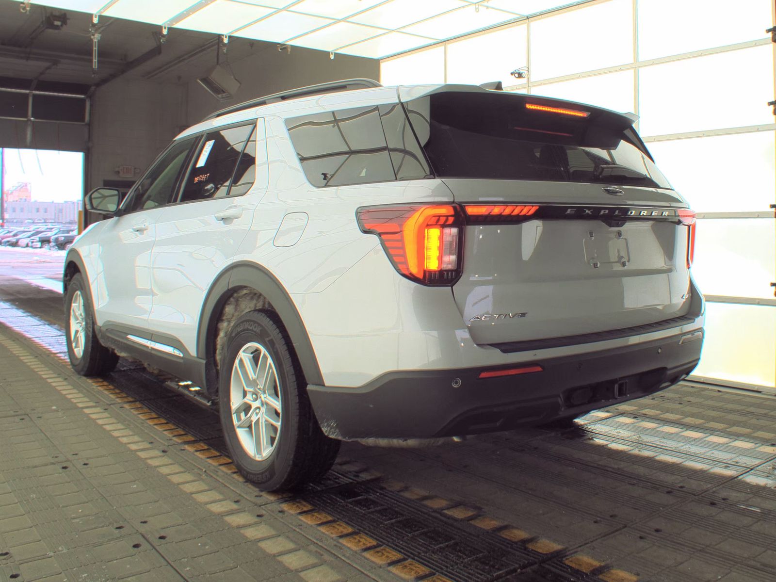 2025 Ford Explorer Active AWD