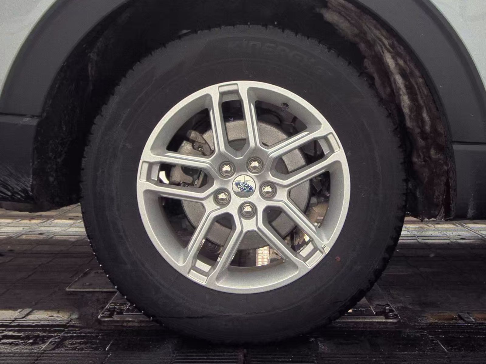 2025 Ford Explorer Active AWD