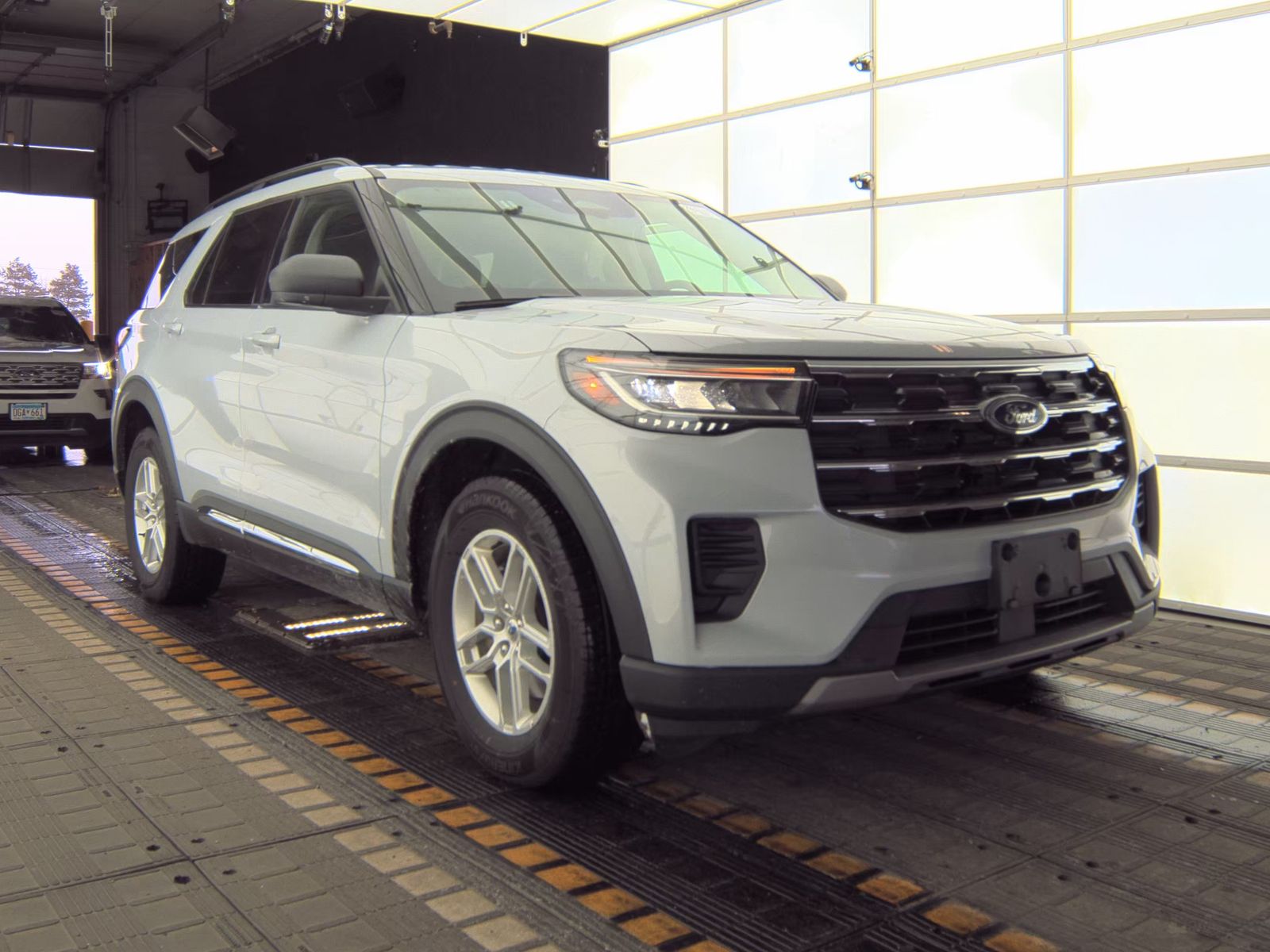 2025 Ford Explorer Active AWD