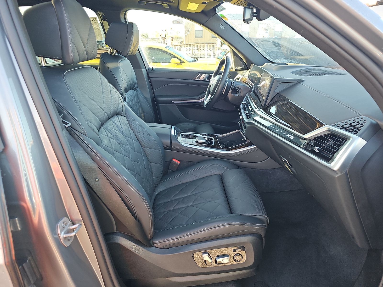 2025 BMW X5 xDrive40i AWD