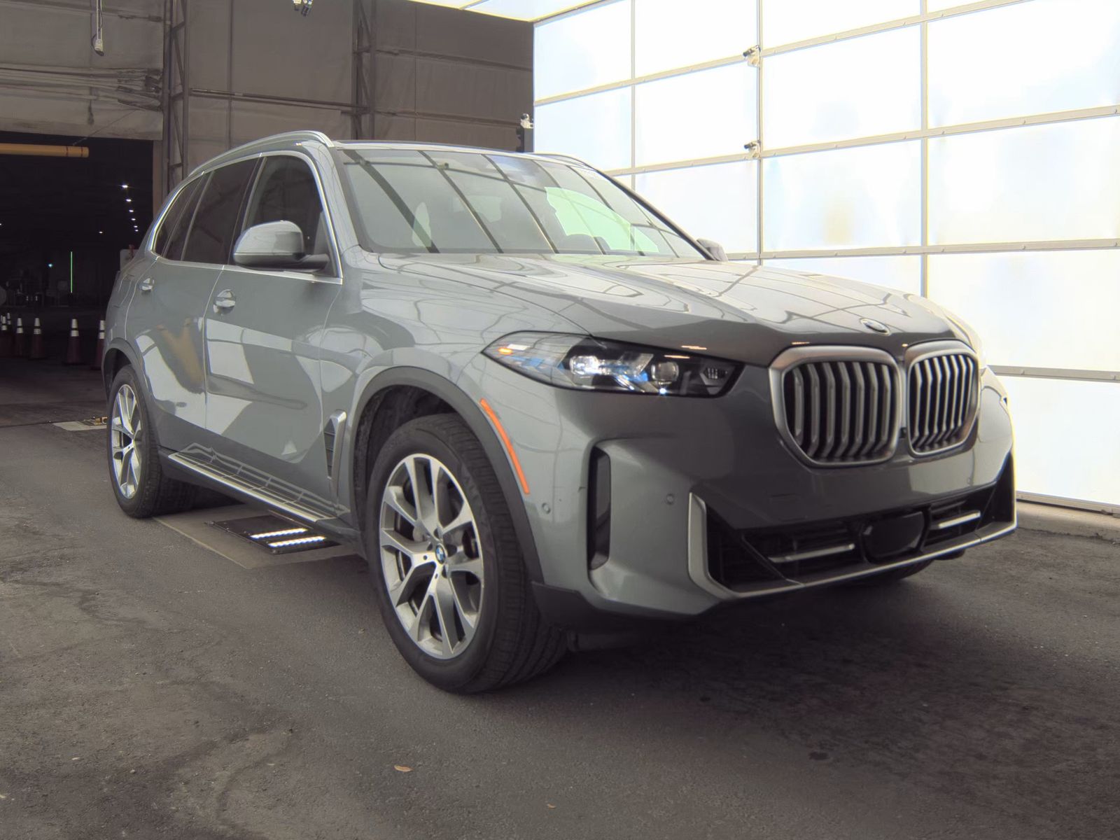 2025 BMW X5 xDrive40i AWD