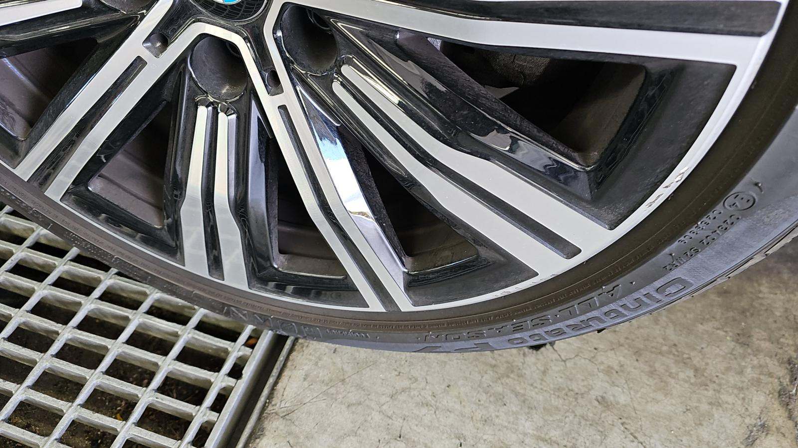 2025 BMW 3 Series 330i xDrive AWD