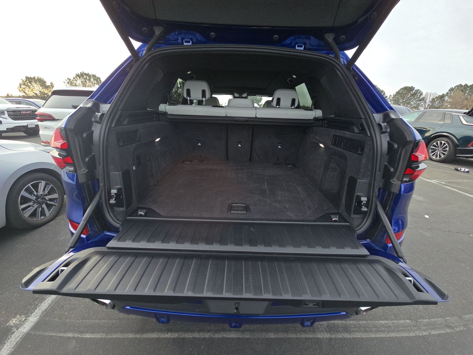 2026 BMW X5 M60i xDrive AWD