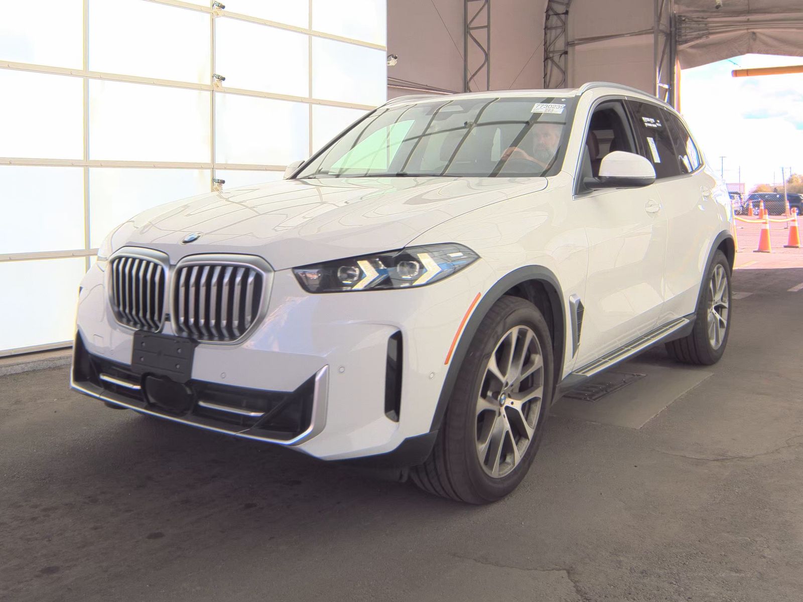 2025 BMW X5 xDrive40i AWD