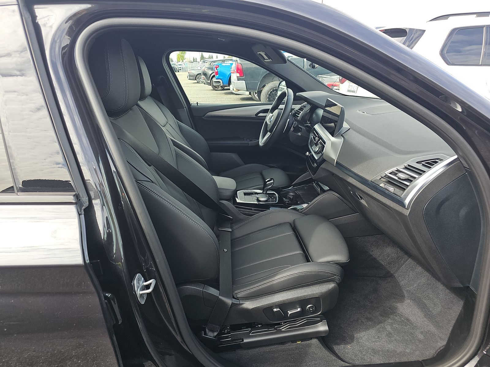 2025 BMW X4 xDrive30i AWD