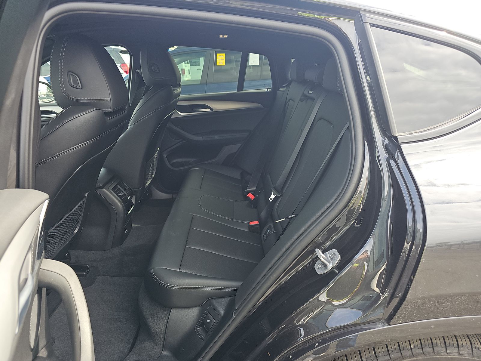 2025 BMW X4 xDrive30i AWD