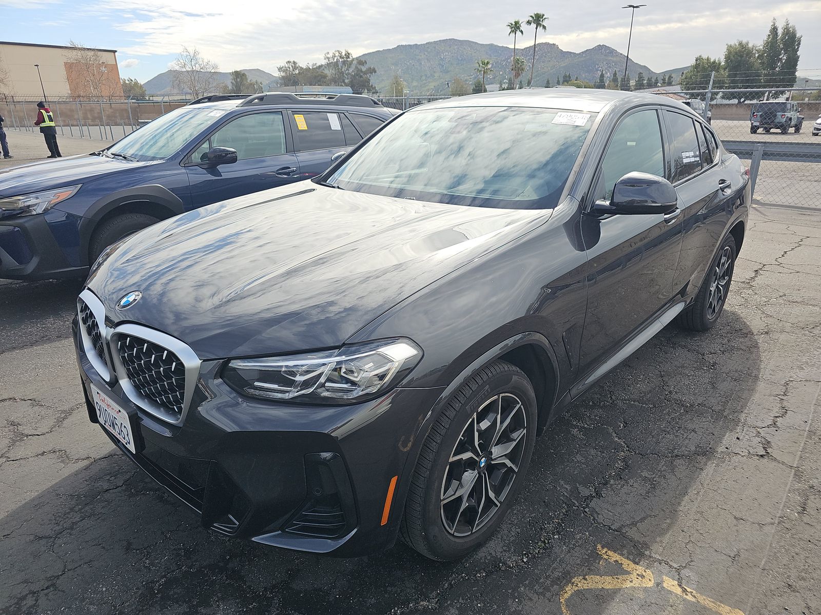 2025 BMW X4 xDrive30i AWD