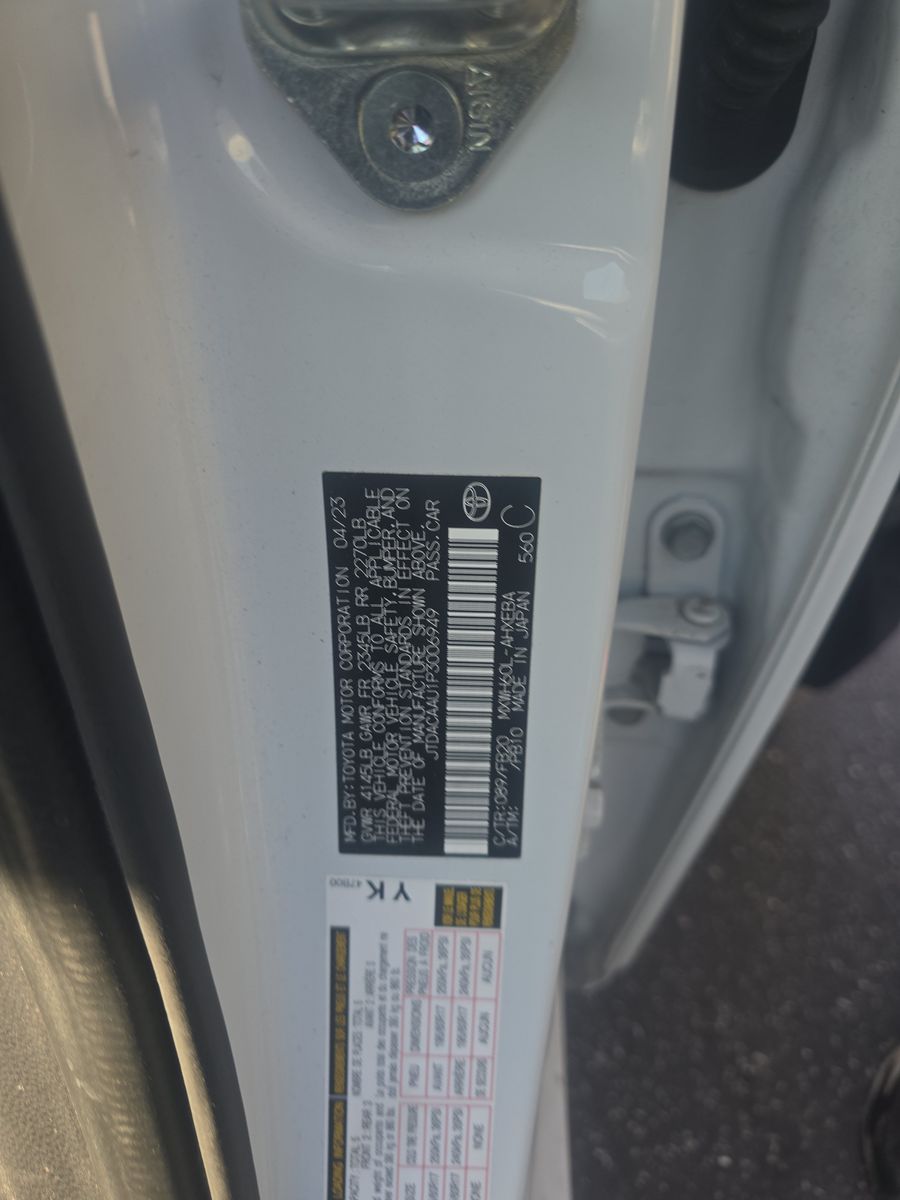 Toyota Prius LE снимка Toyota Prius LE