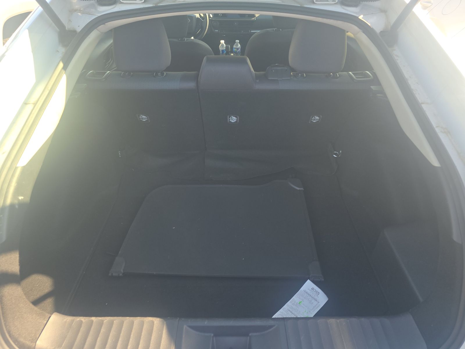 Toyota Prius LE снимка Toyota Prius LE
