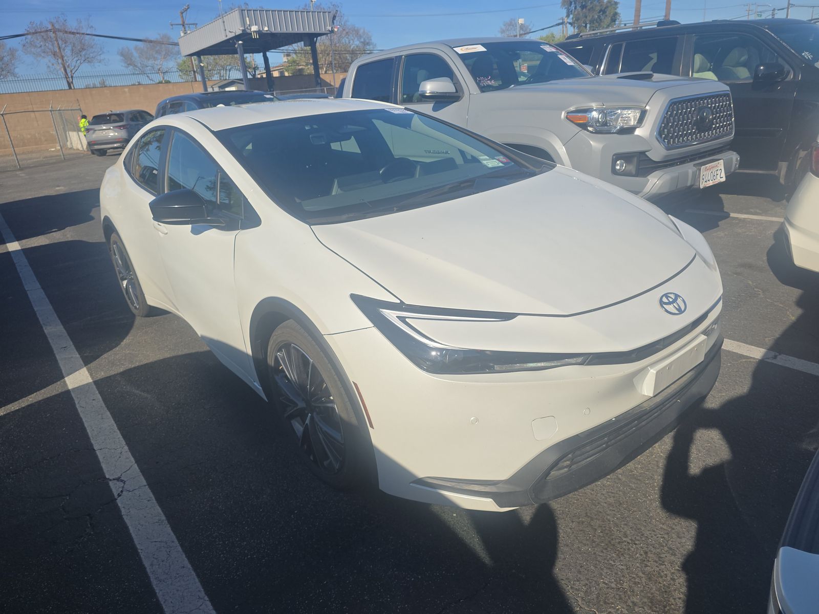 Toyota Prius LE снимка Toyota Prius LE