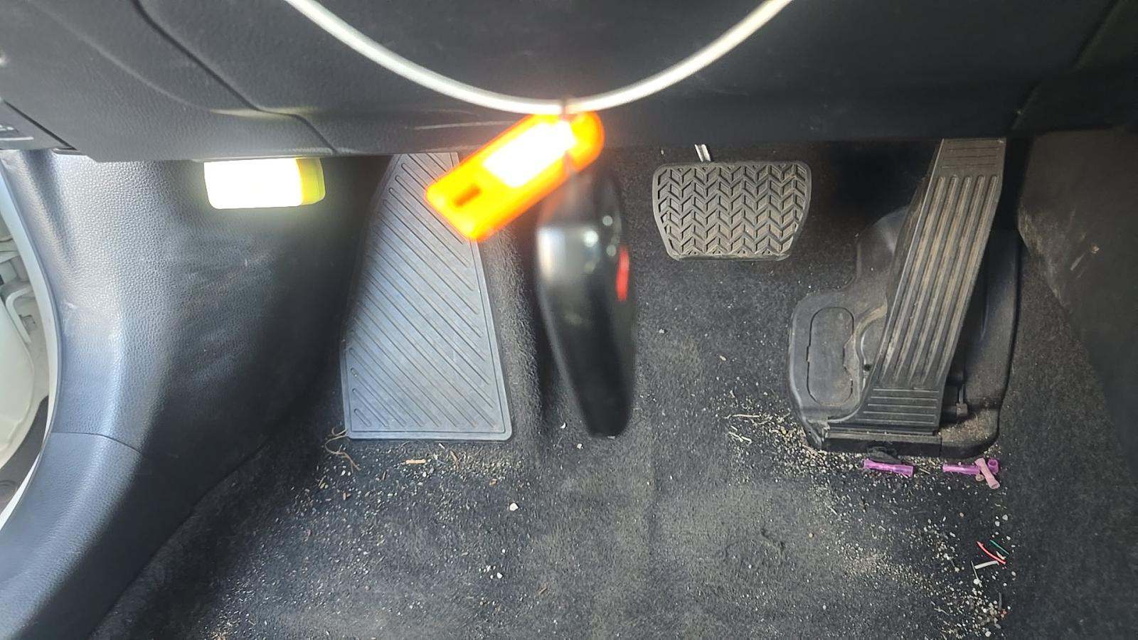 Toyota Prius LE снимка Toyota Prius LE