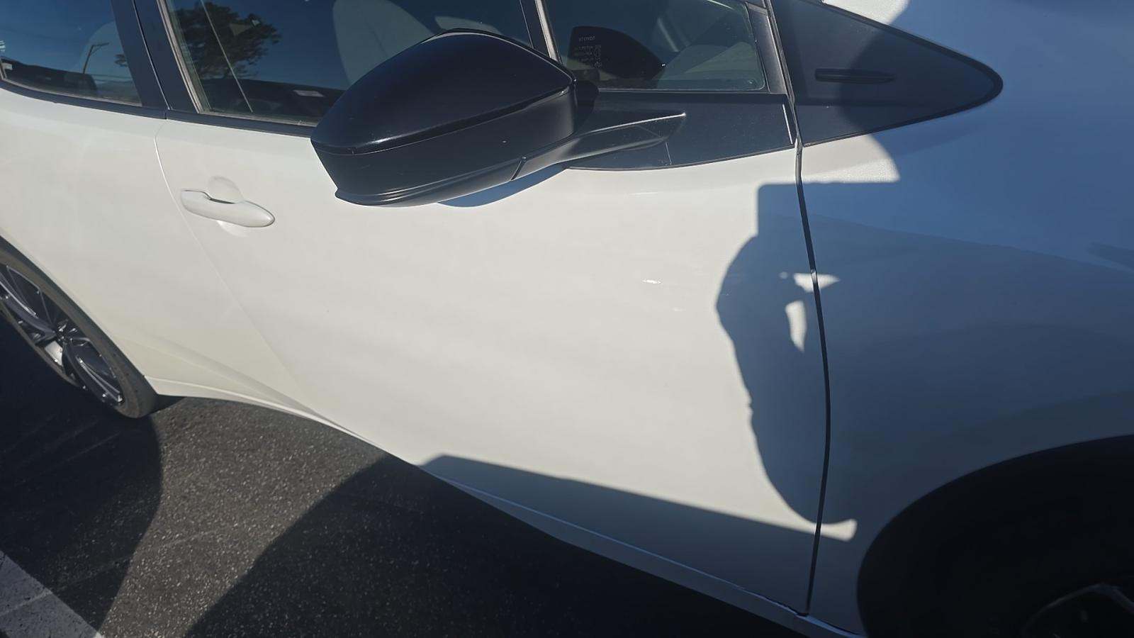 Toyota Prius LE снимка Toyota Prius LE
