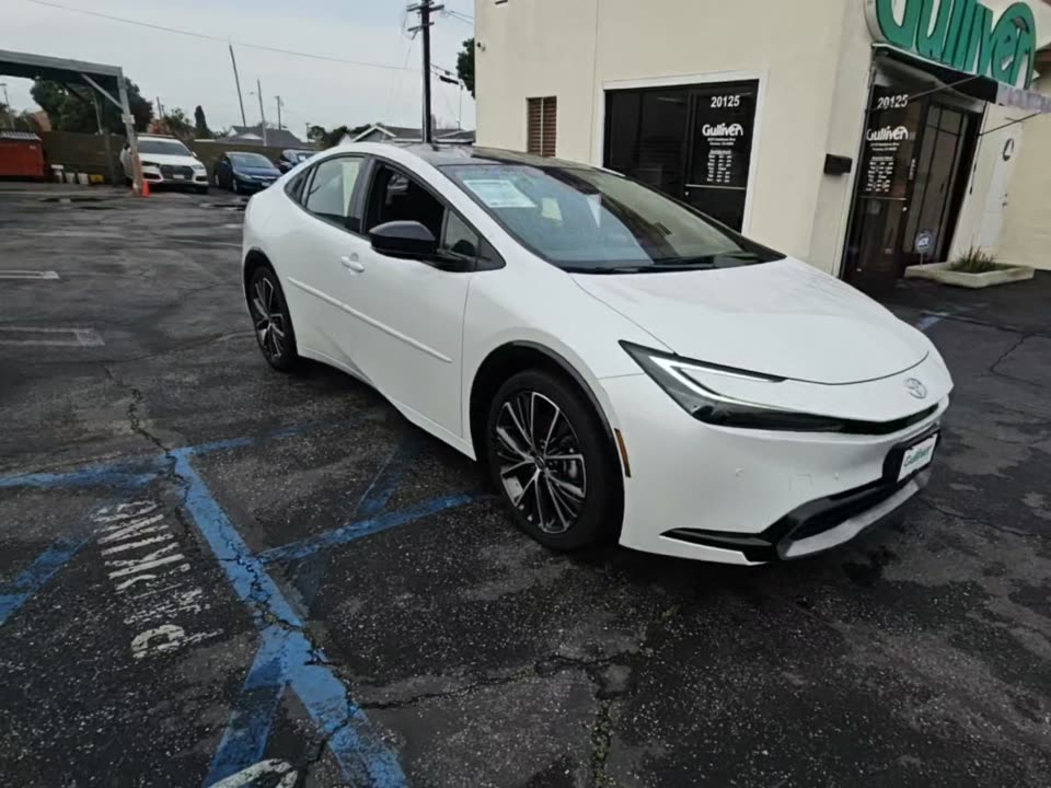 Toyota Prius XLE снимка Toyota Prius XLE