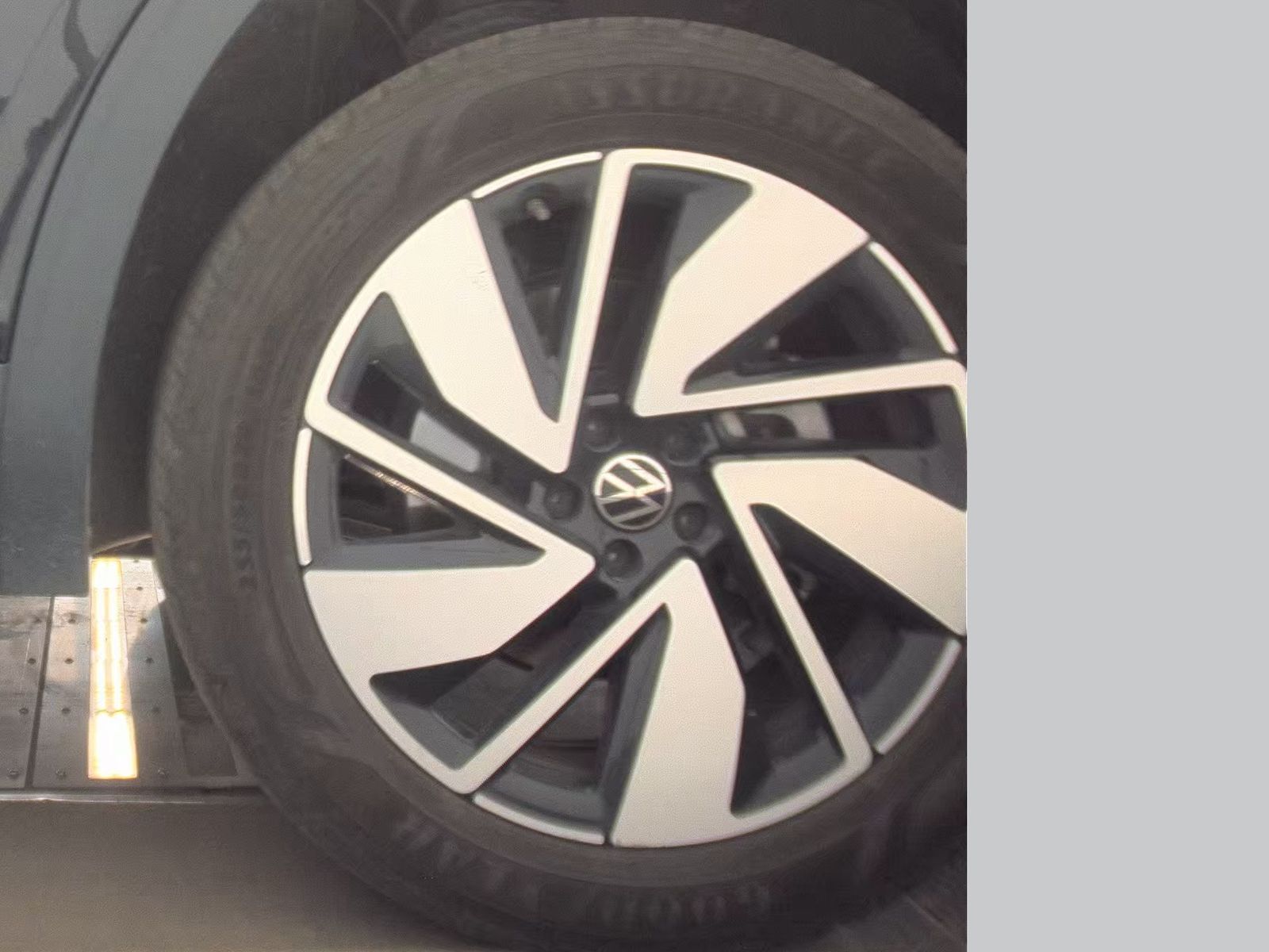 2024 Volkswagen Atlas 2.0T SE AWD