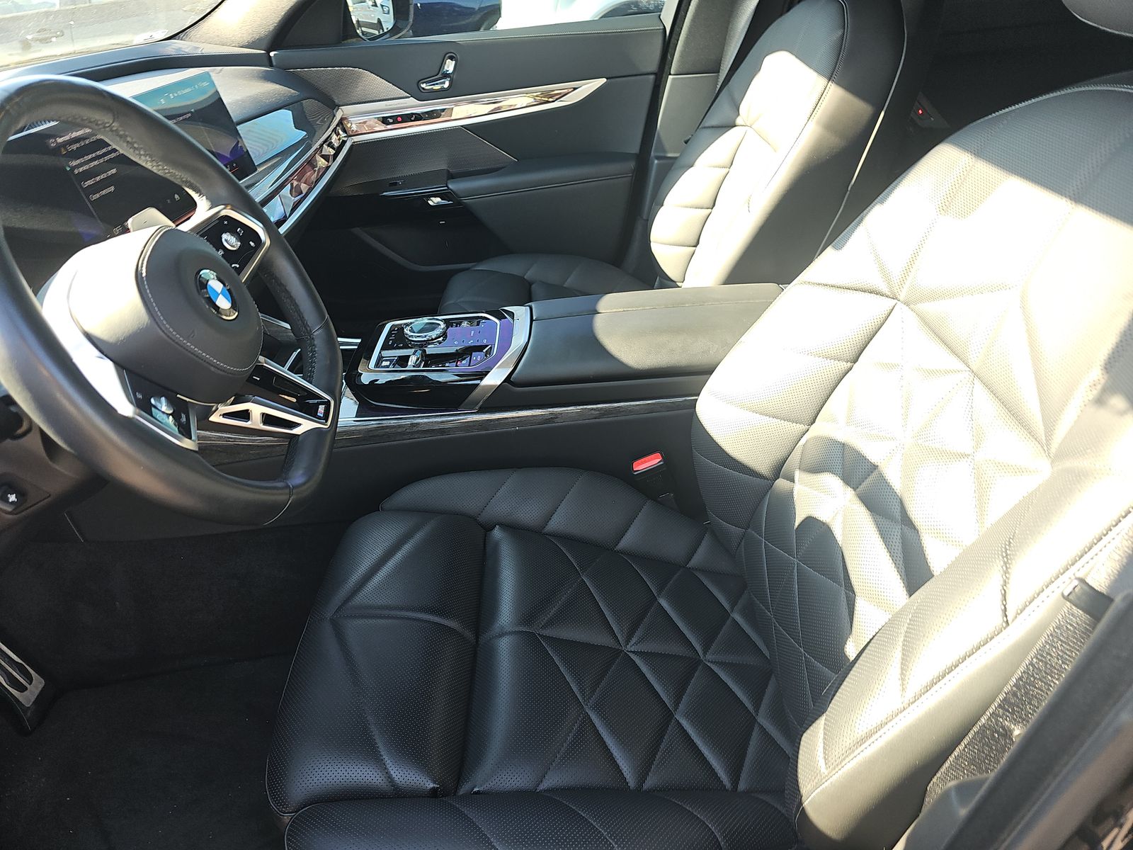 2023 BMW 7 Series 740i RWD