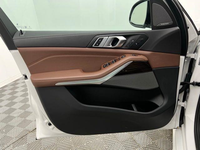 2025 BMW X5 xDrive40i AWD