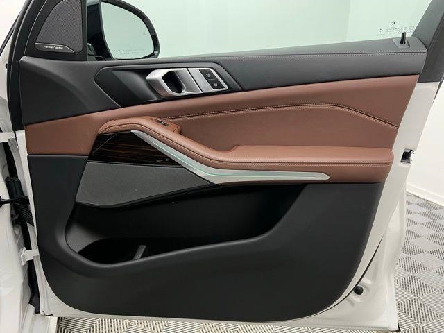 2025 BMW X5 xDrive40i AWD