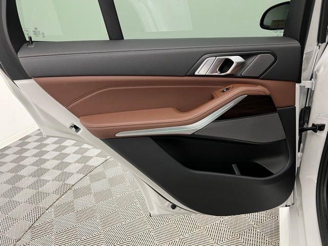 2025 BMW X5 xDrive40i AWD