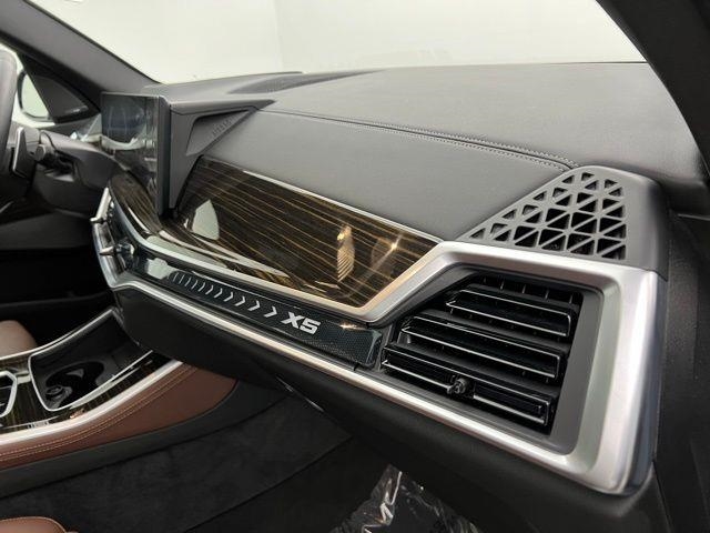 2025 BMW X5 xDrive40i AWD