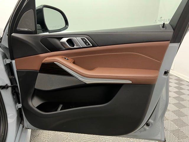 2025 BMW X5 xDrive40i AWD