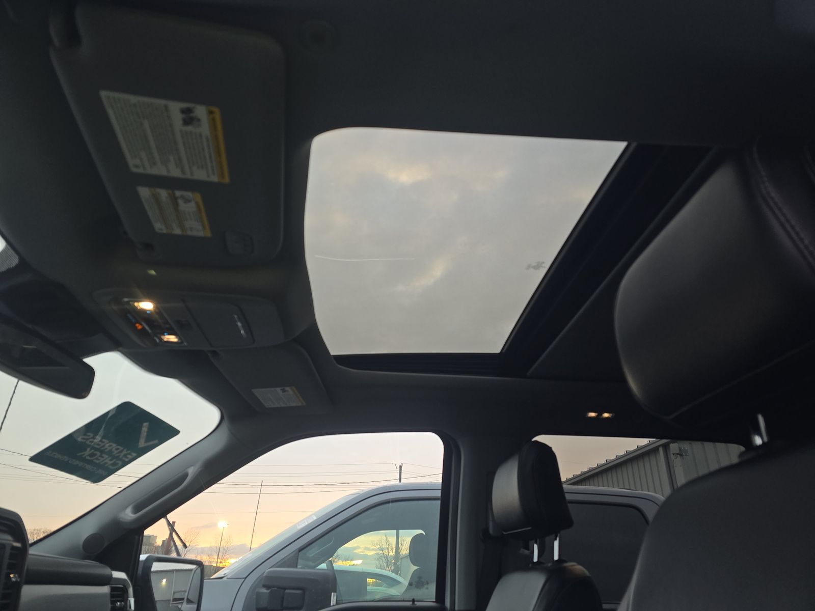 2023 Ford F-150 Lariat AWD