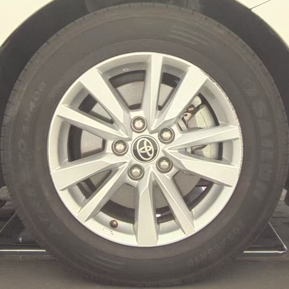 2025 Toyota Camry LE FWD