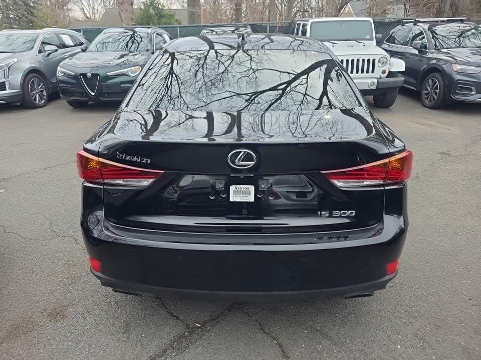 2018 Lexus IS IS 300 RWD