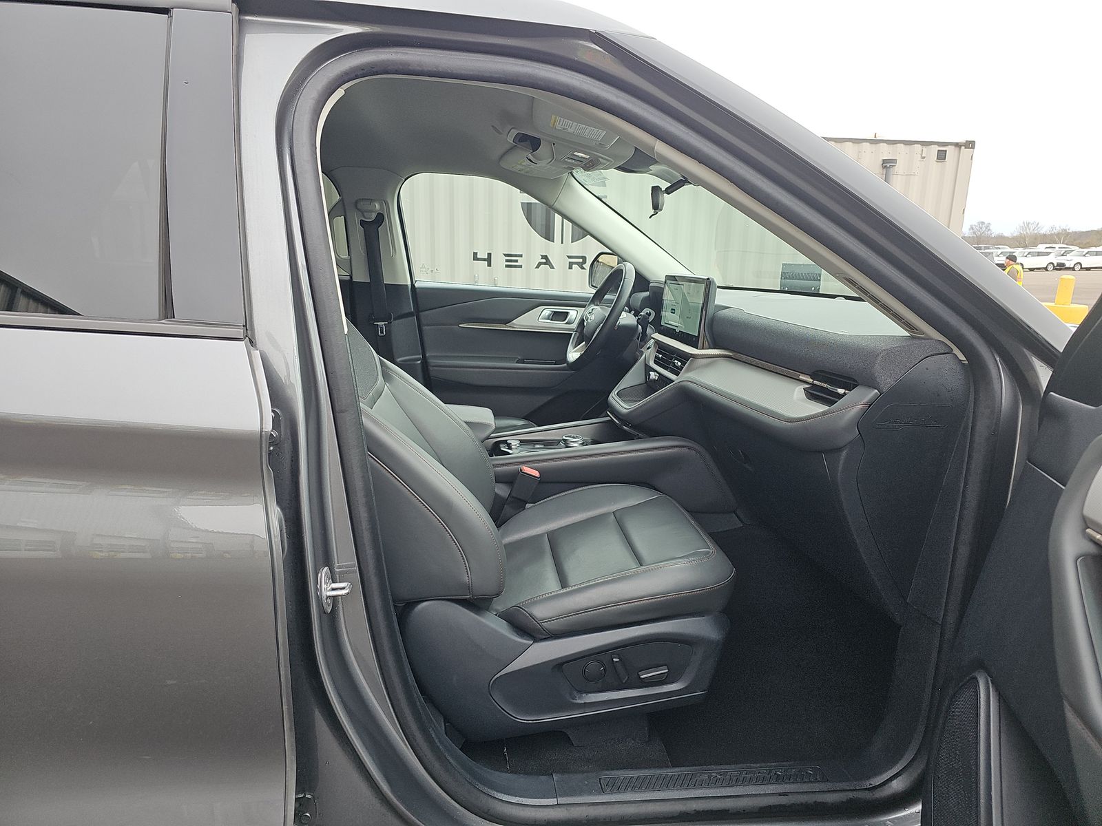 2025 Ford Explorer Active AWD