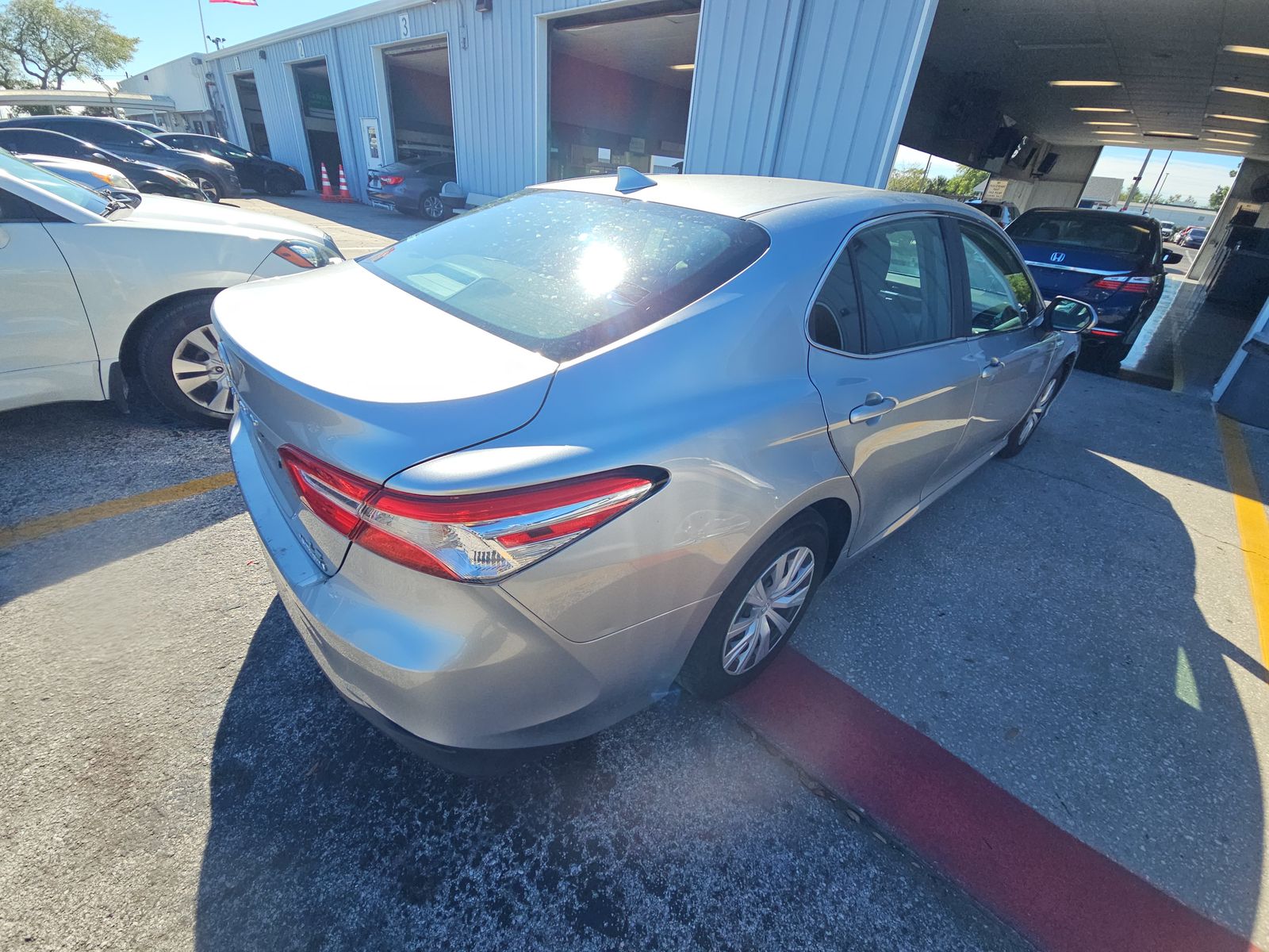 2019 Toyota Camry Hybrid LE FWD