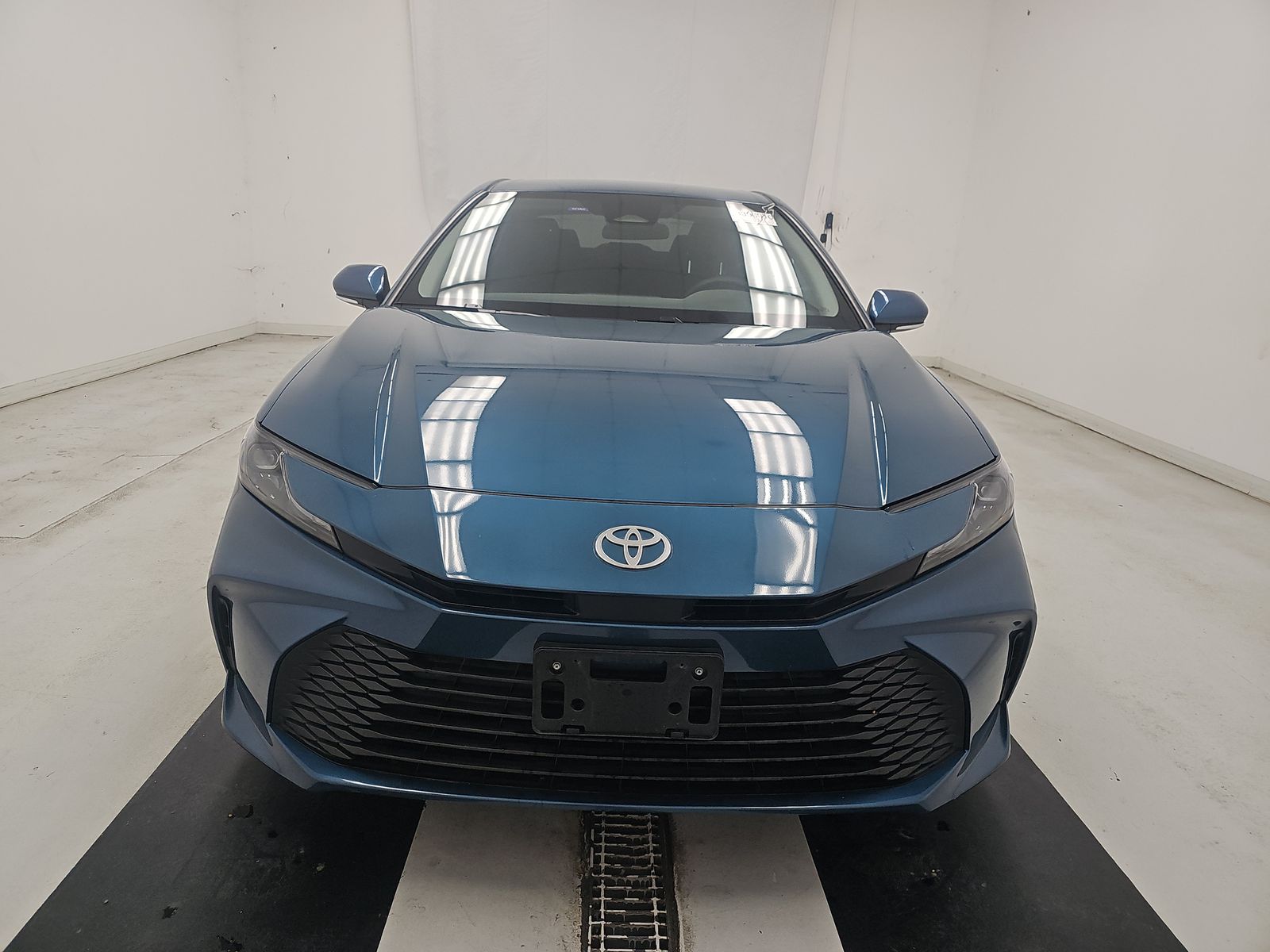 2026 Toyota Camry LE FWD