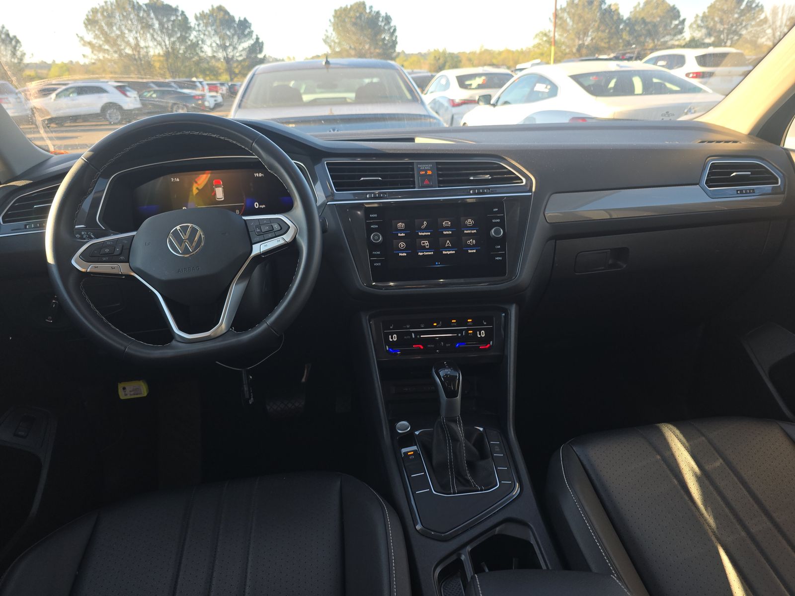 2024 Volkswagen Tiguan 2.0T SE FWD