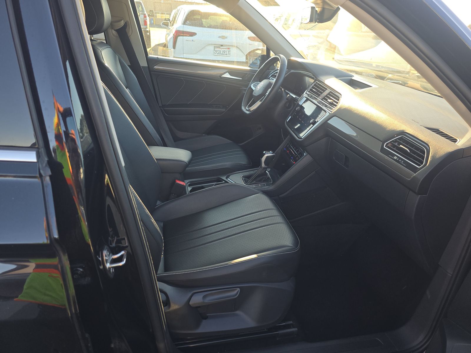 2024 Volkswagen Tiguan 2.0T SE FWD