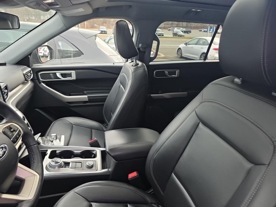 2022 Ford Explorer XLT AWD